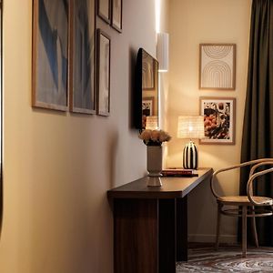 Classic Queen Room